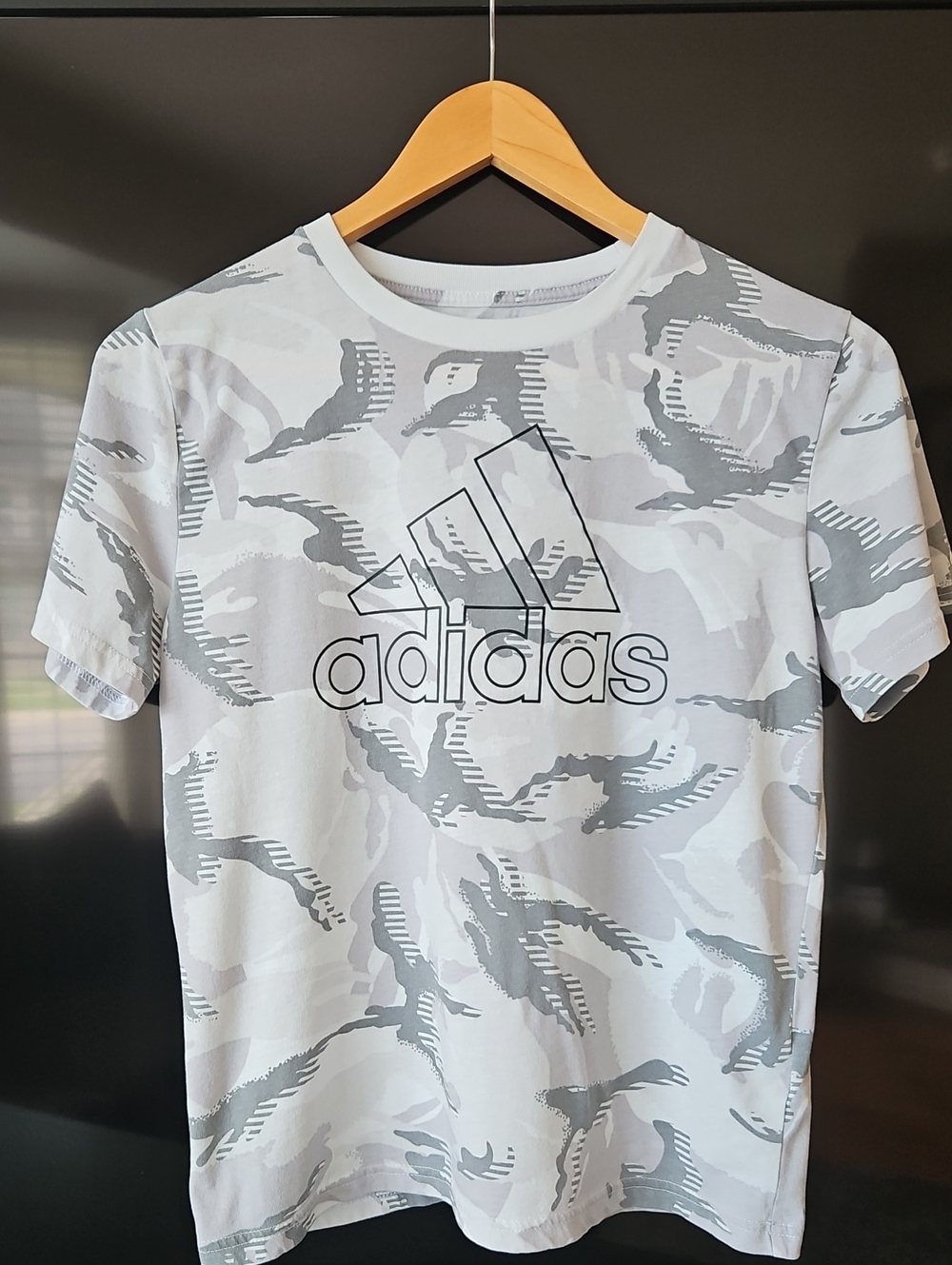 adidas Camo Short Sleeve Tee White & Gray Medium Like New